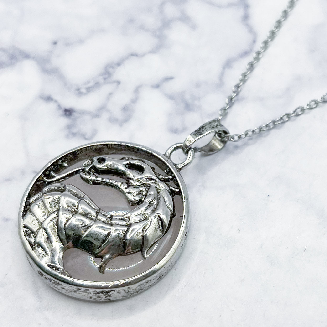 32mm Rose Quartz Dragon Round Pendant R10
