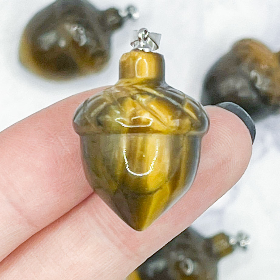 29mm Tiger's Eye Acorn Pendant J8