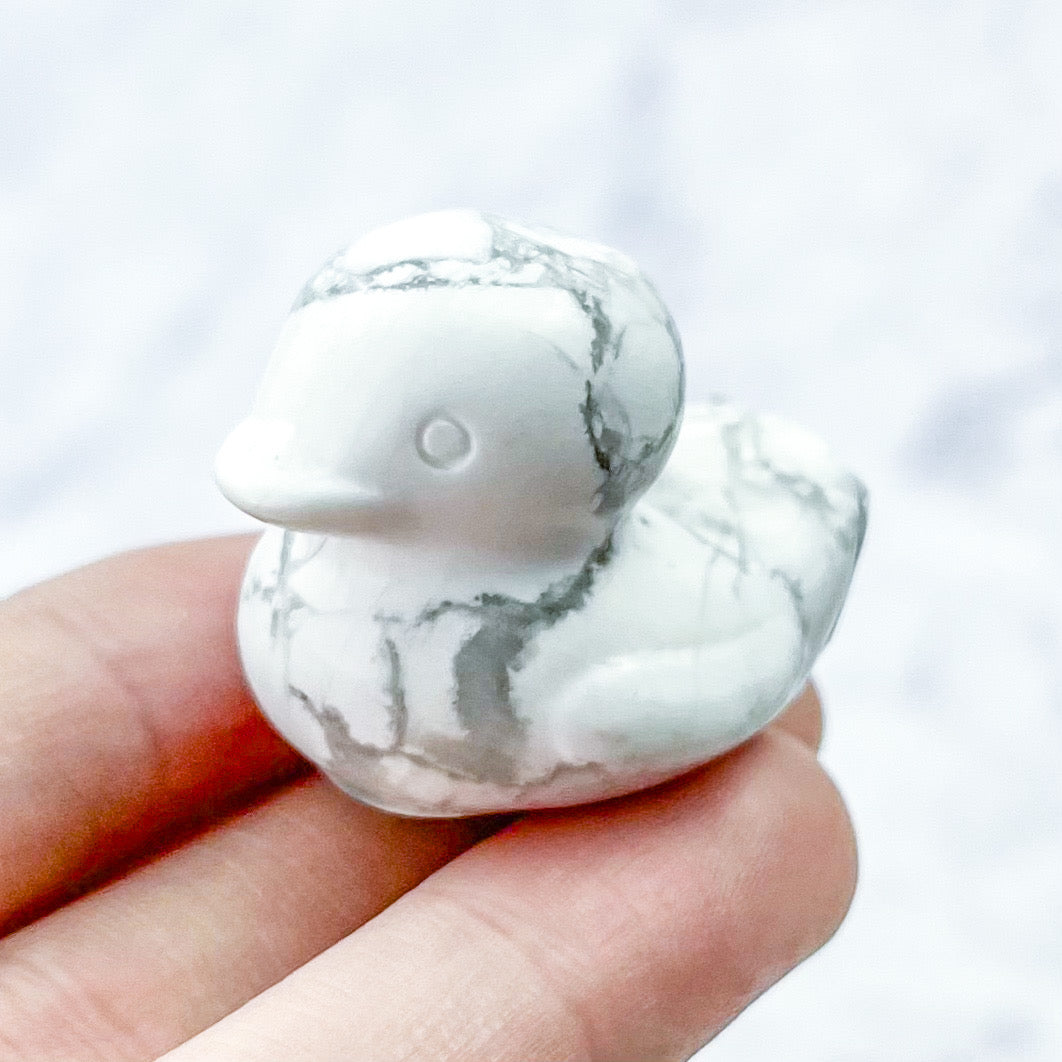 1.5 Inch Howlite Duck Carving N24