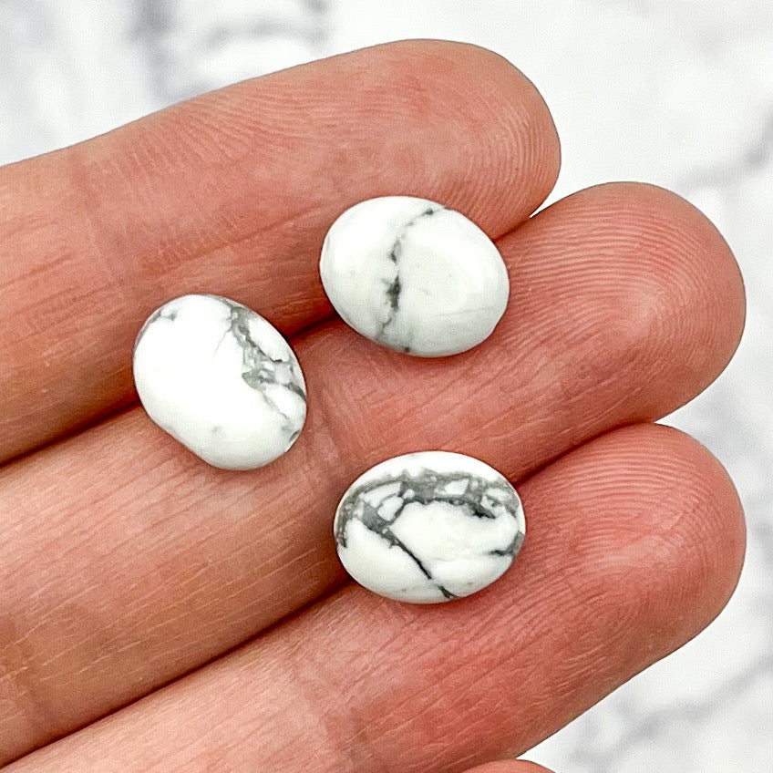 10mm x 9mm Howlite White Oval Bead Pack (10 Beads)