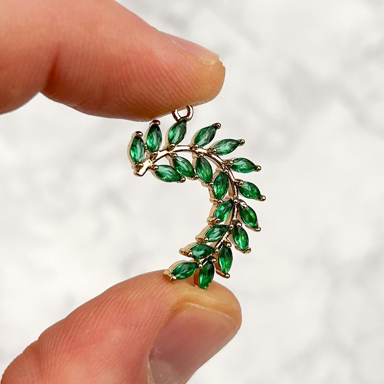 25mm Leaf Green and Gold Pendant