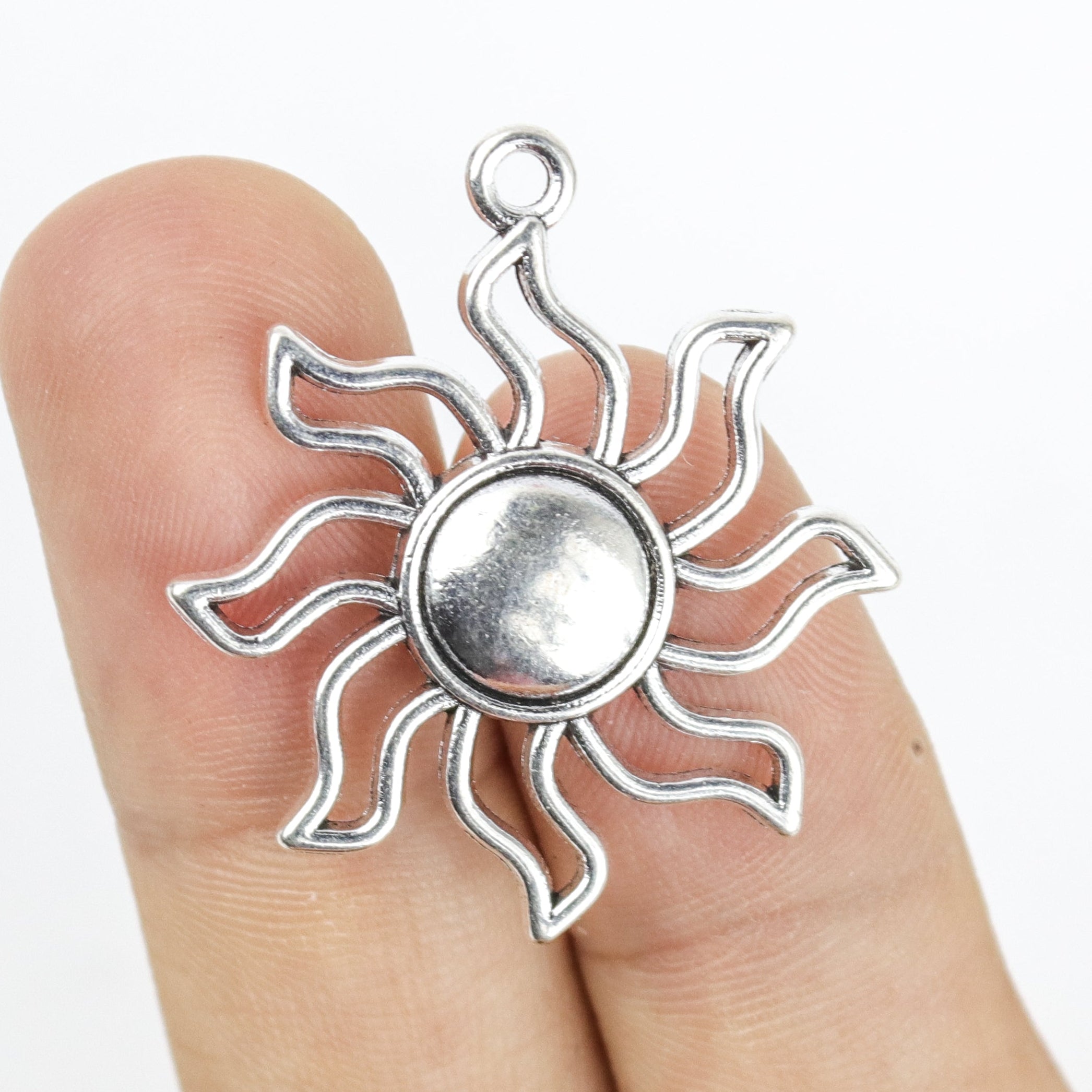 $2.00 Sun Alloy Pendant Pack (5 Pendants)