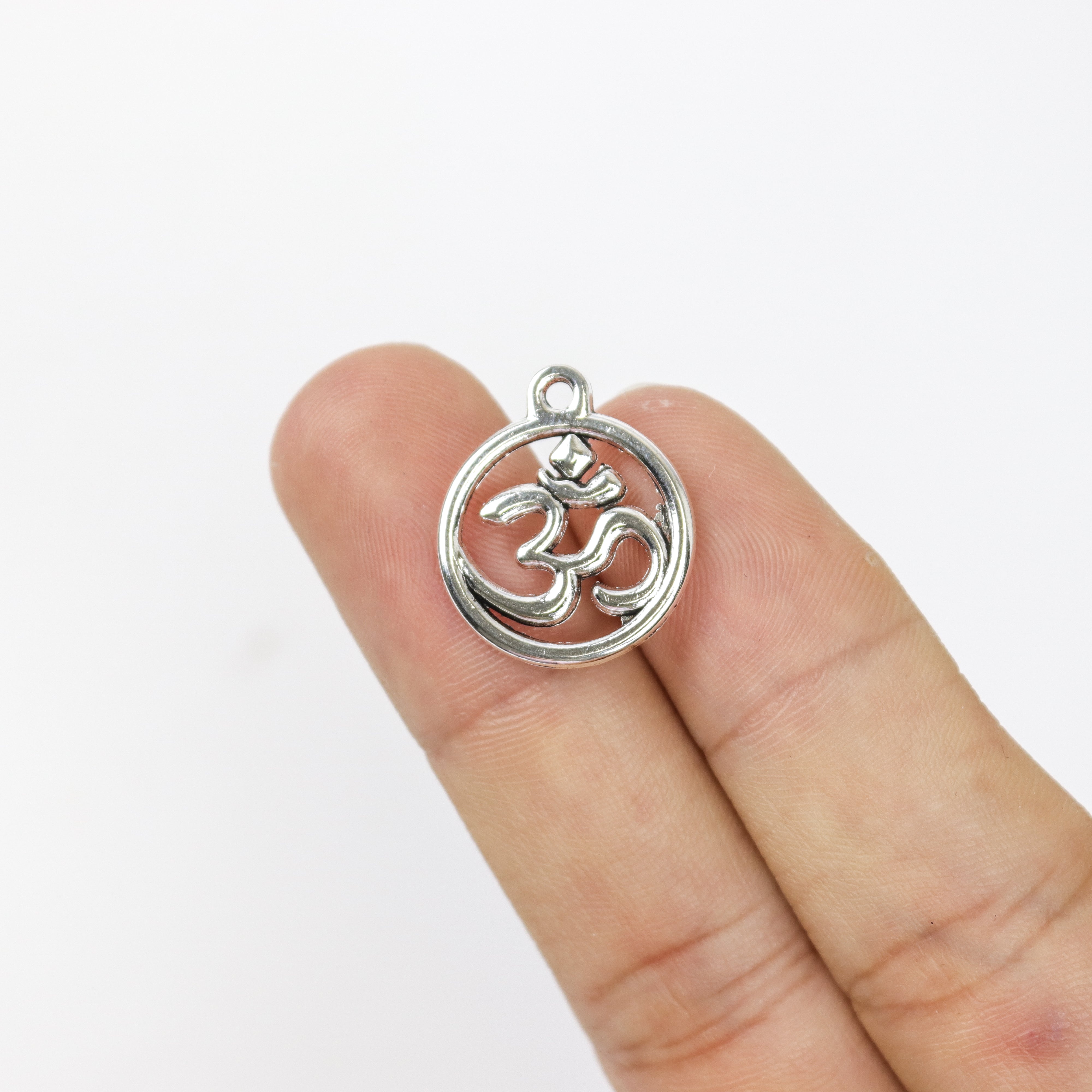 $1.50 Ohm Symbol Alloy Charm Pack (5 Charms)