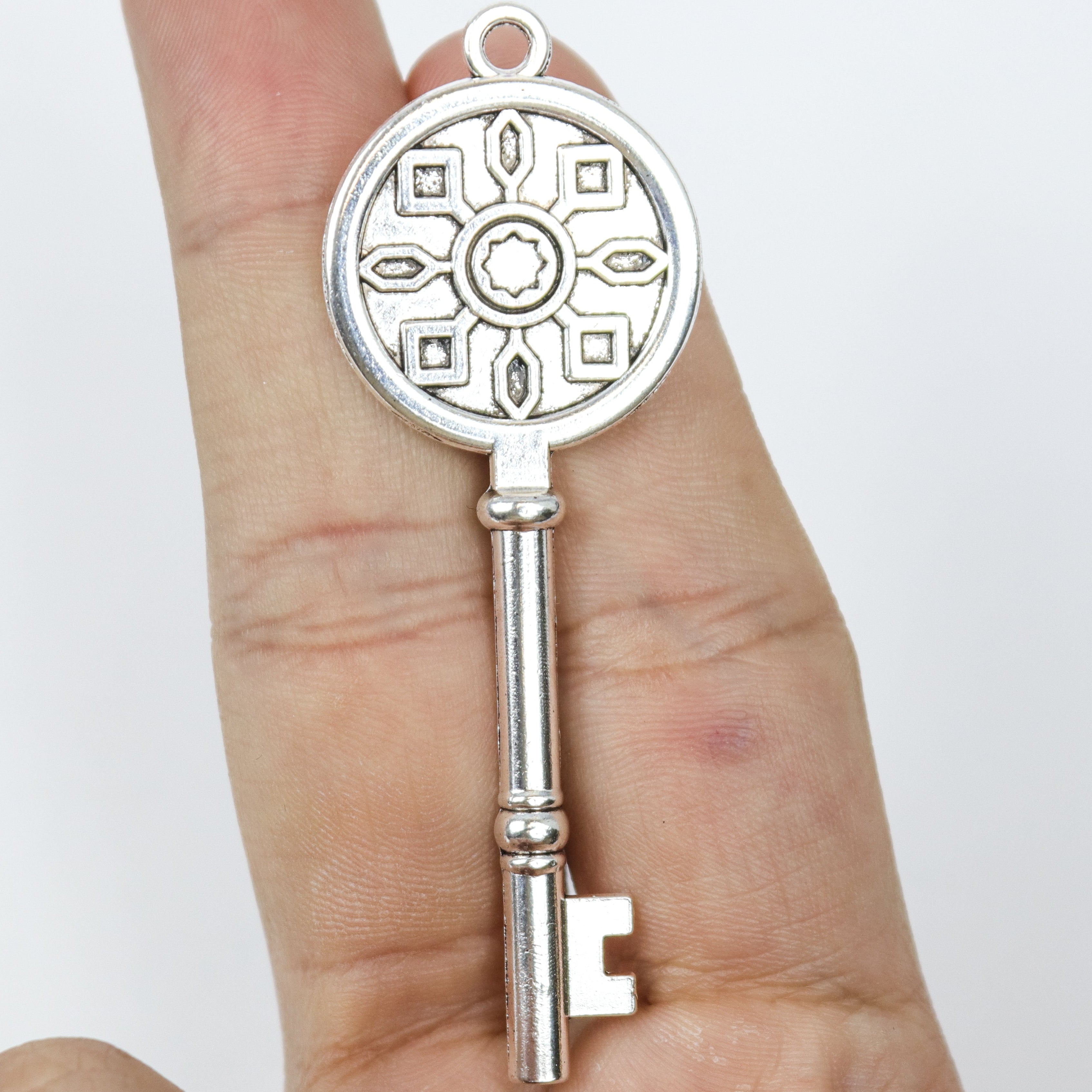 $1.50 XL Key Alloy Charm Pack (5 Charms)