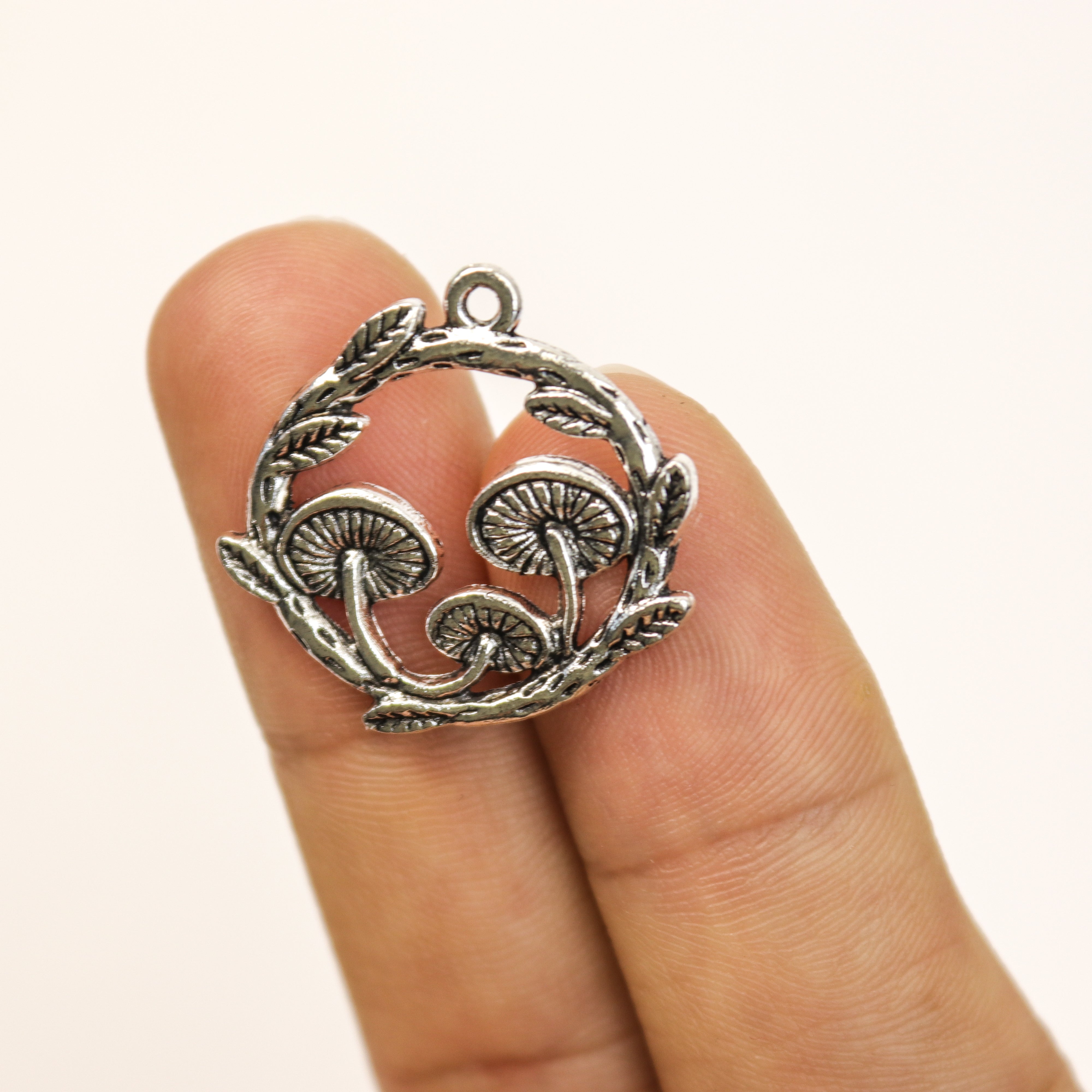 $1.50 Metal Mushrooms Alloy Charm Pack (5 Charms)