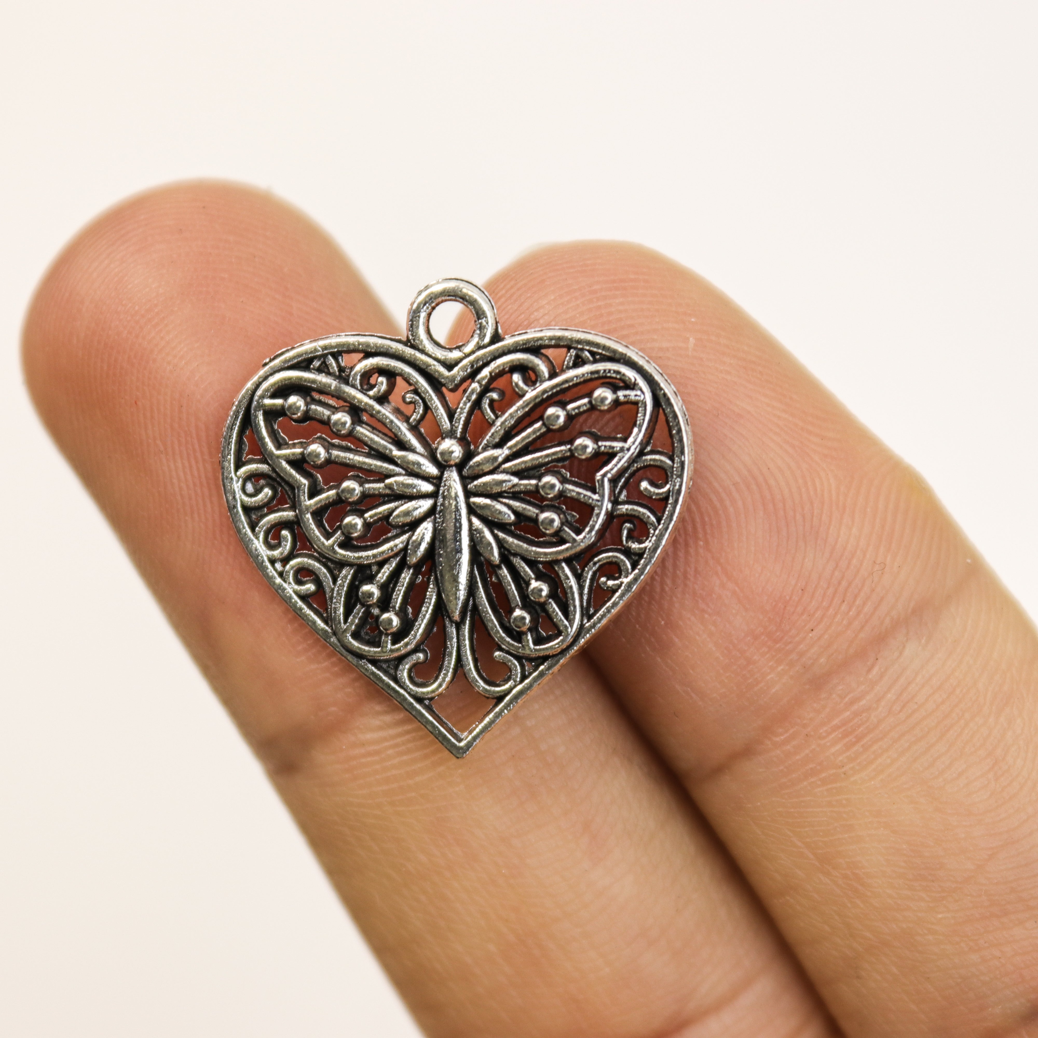 $1.50 Metal Heart Alloy Charm Pack (5 Charms)