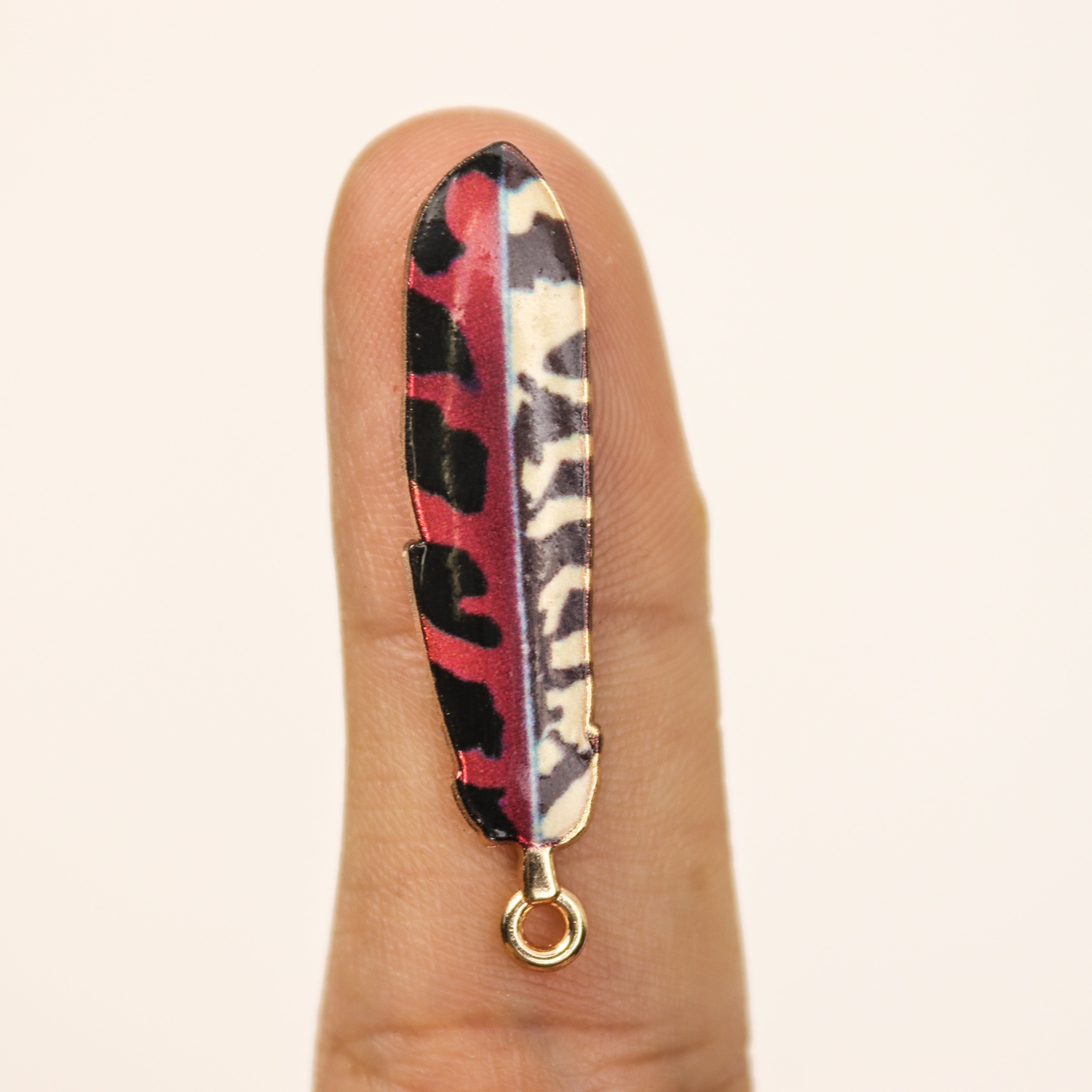 $2.50 Enamel Red/Black Feather Charm Pack (4 Charms)