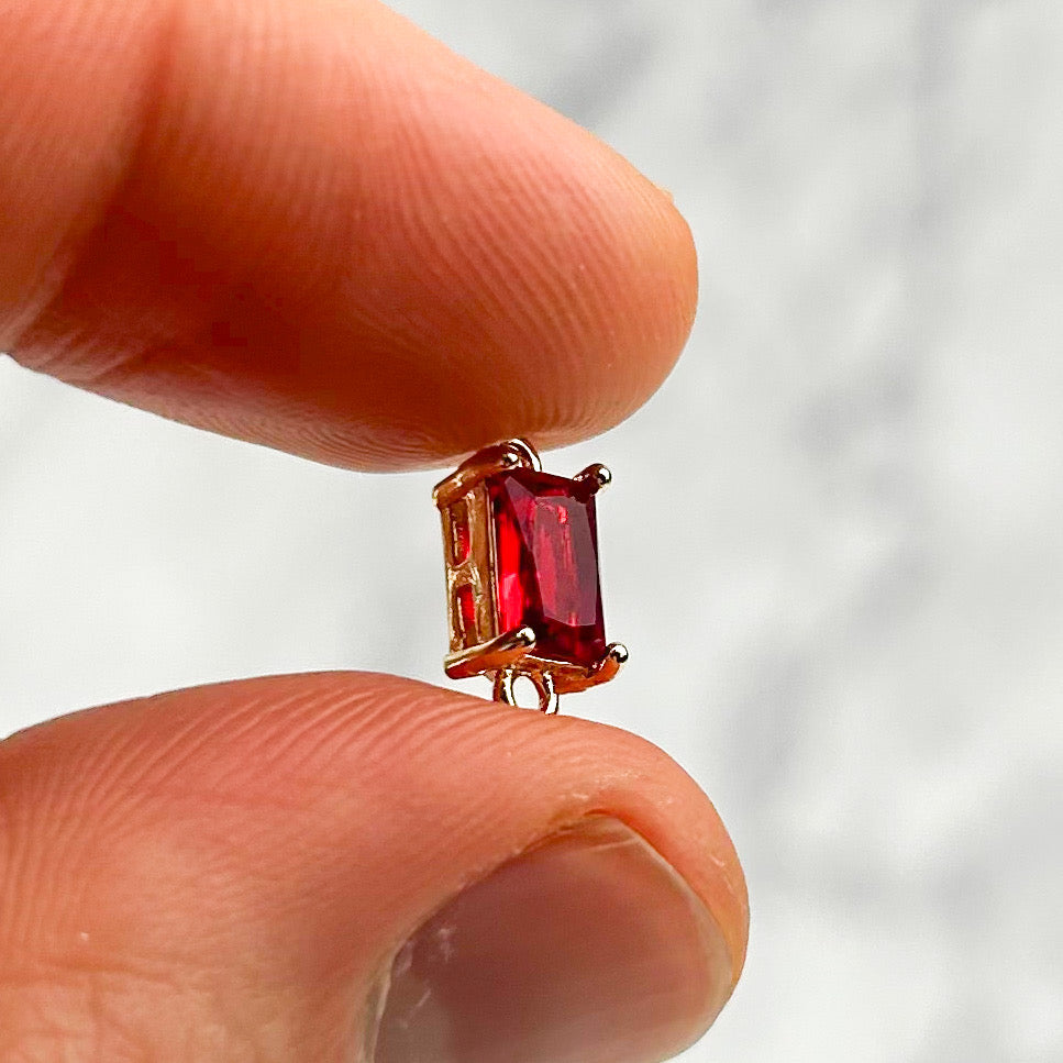 12mm Red Crystal Connector