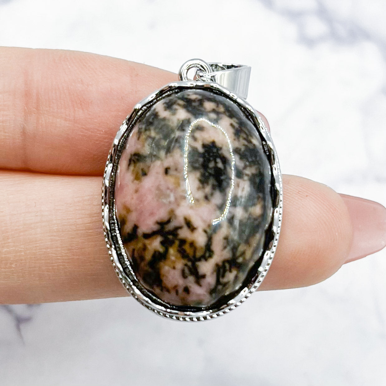 30mm Rhodonite Oval Pendant Q6