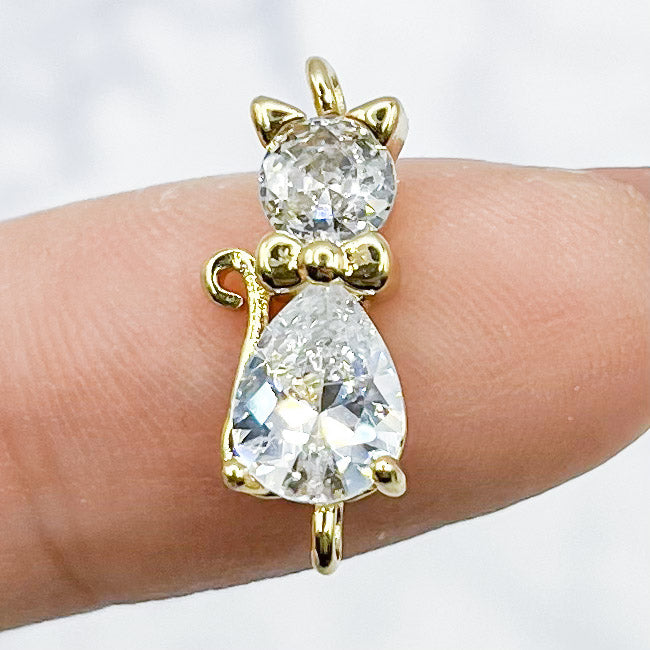 18mm Gold Cubic Zirconia Cat Connector K5
