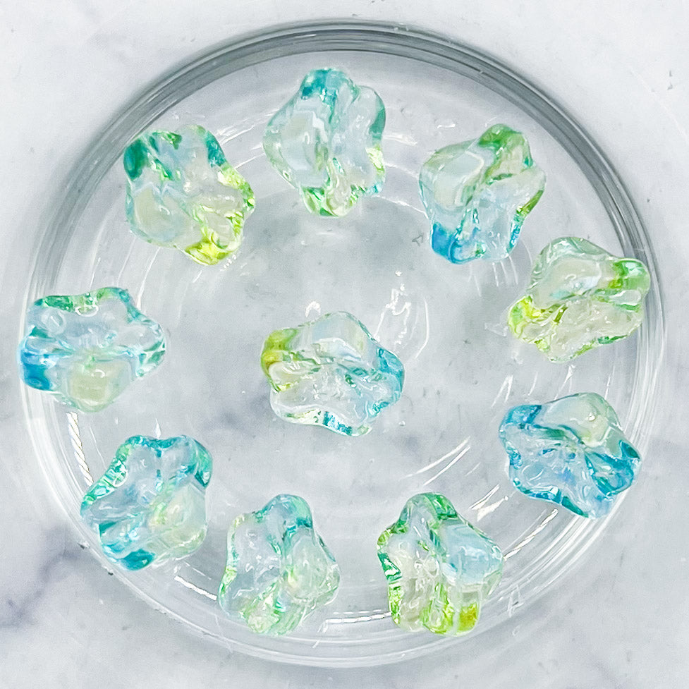 8mm Green Glass Tulip Bead Pack (10 Beads) T25