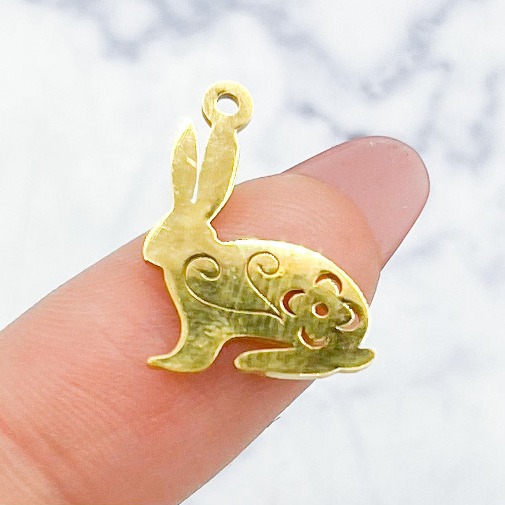 18mm Gold Bunny Charm M27