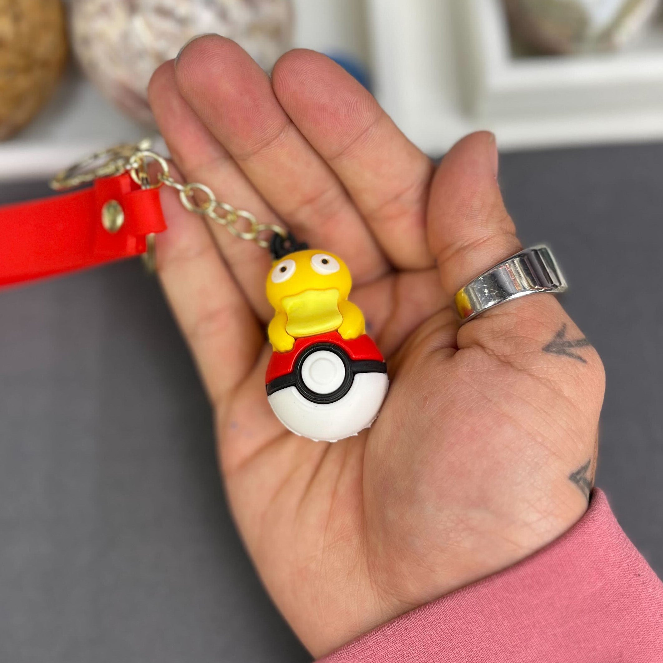 40mm Psyduck Ontop of Pokeball Keychain T5