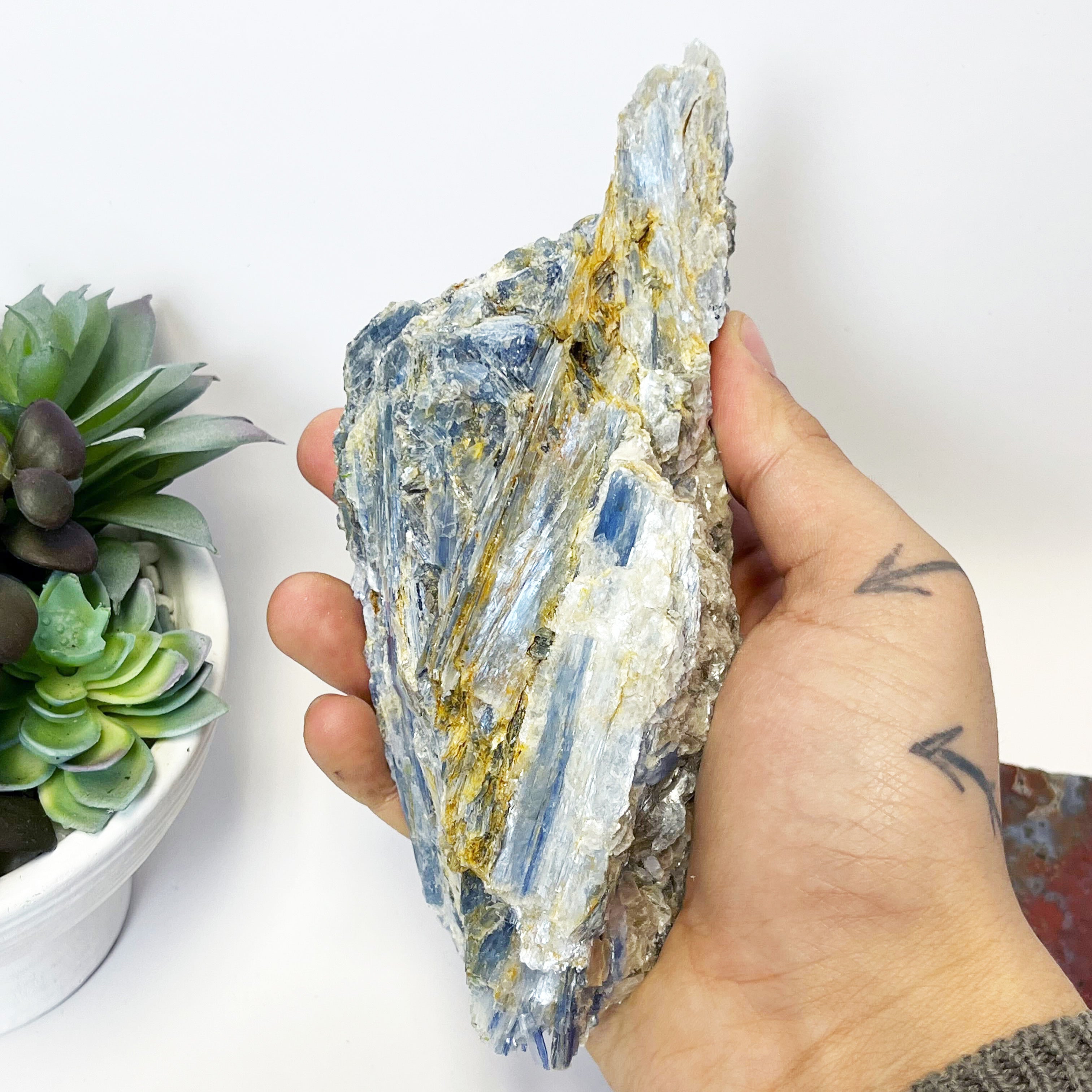 6.5 Inch Kyanite B45