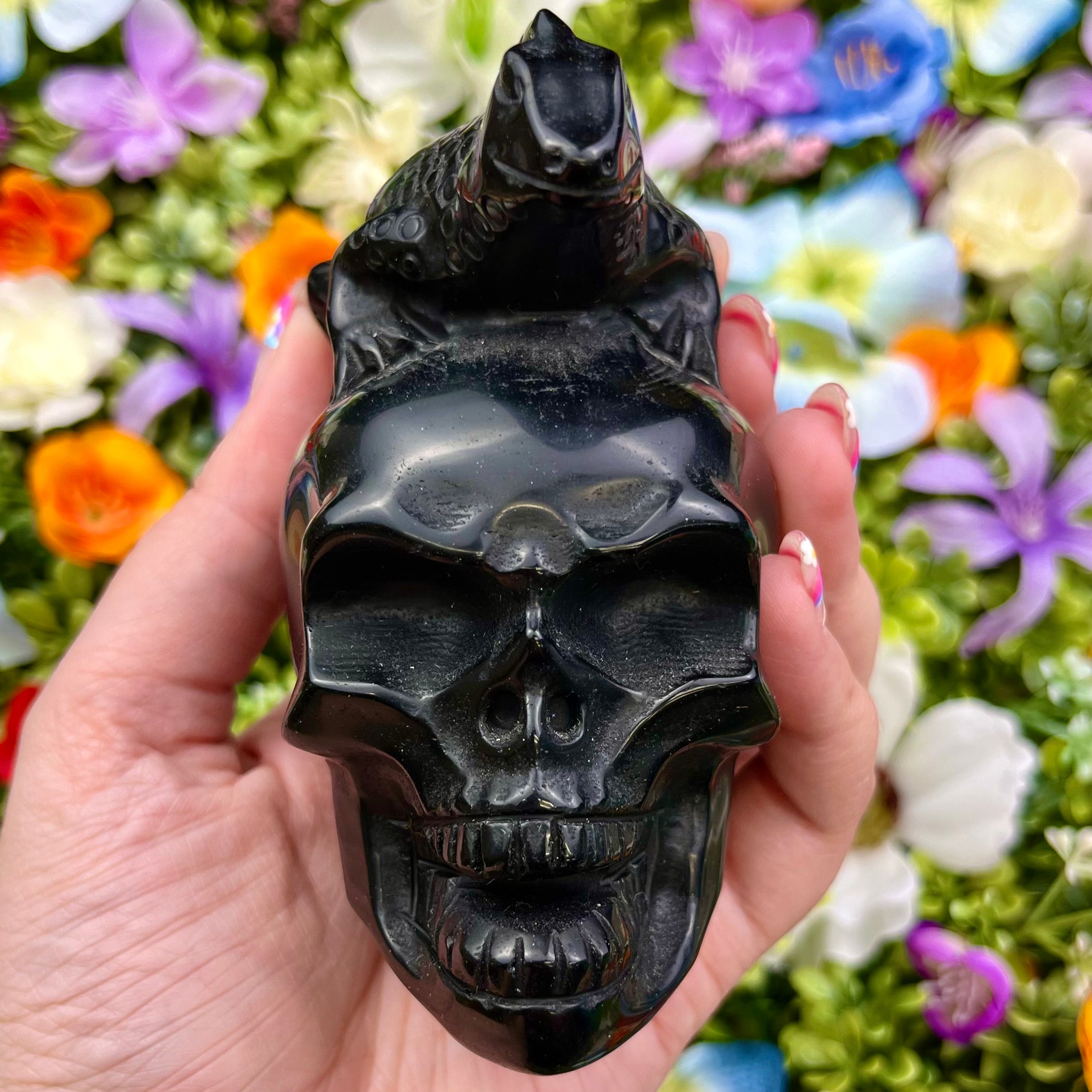 3.5 Inch Obsidian Skull with Lizard V130
