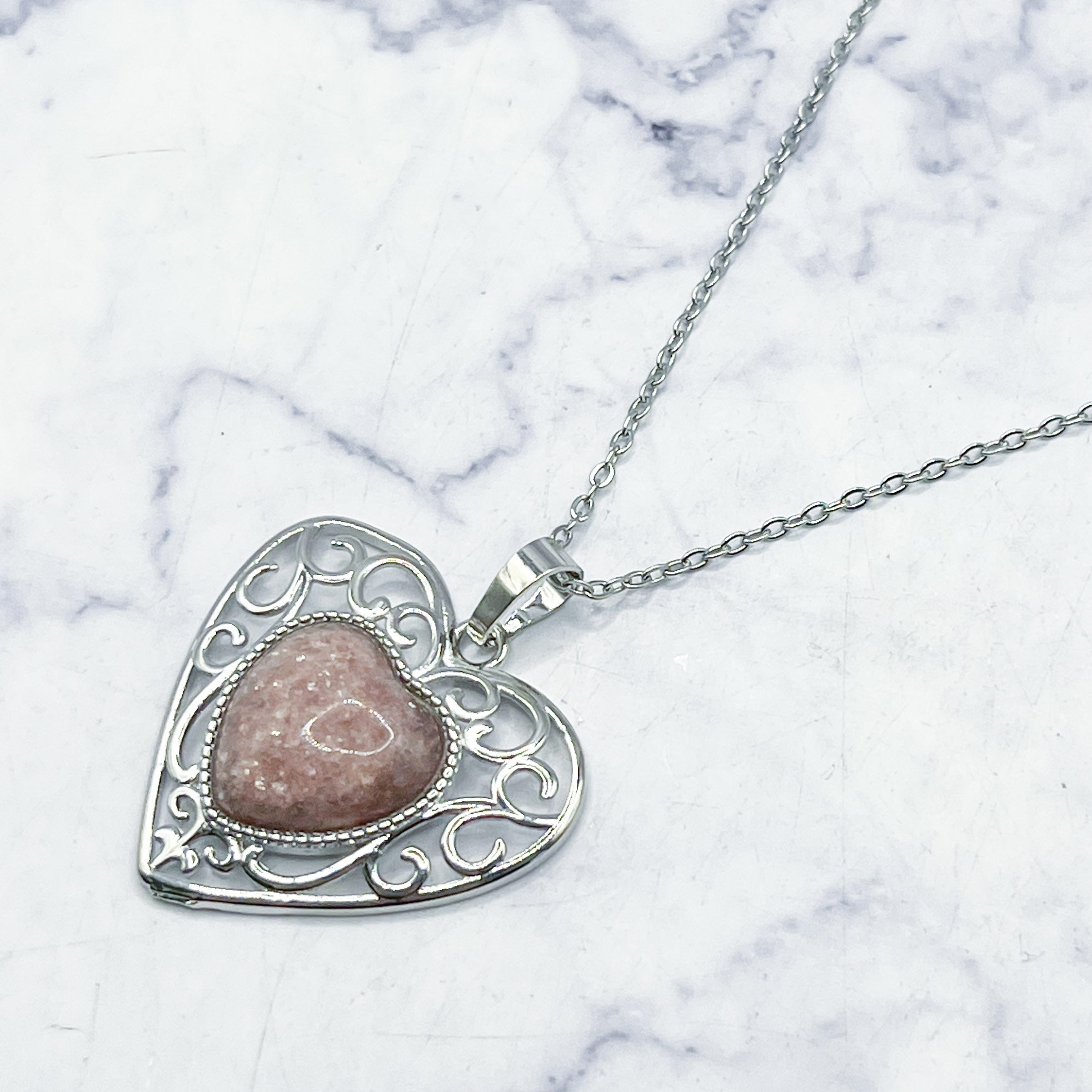 30mm Strawberry Quartz in Filigree Heart Pendant P8