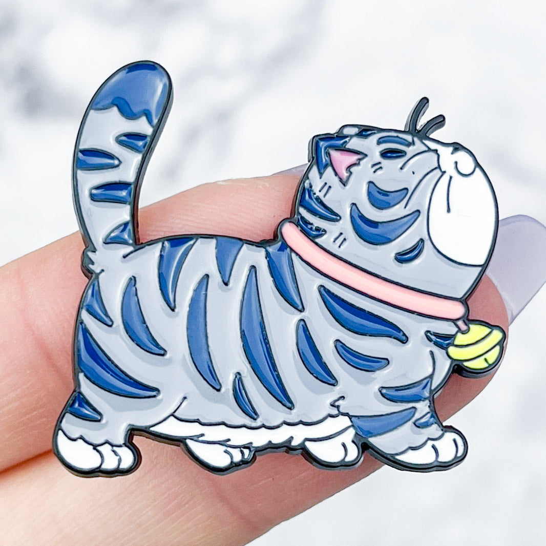 33mm Blue and Grey Walking Fat Cat Pin A6