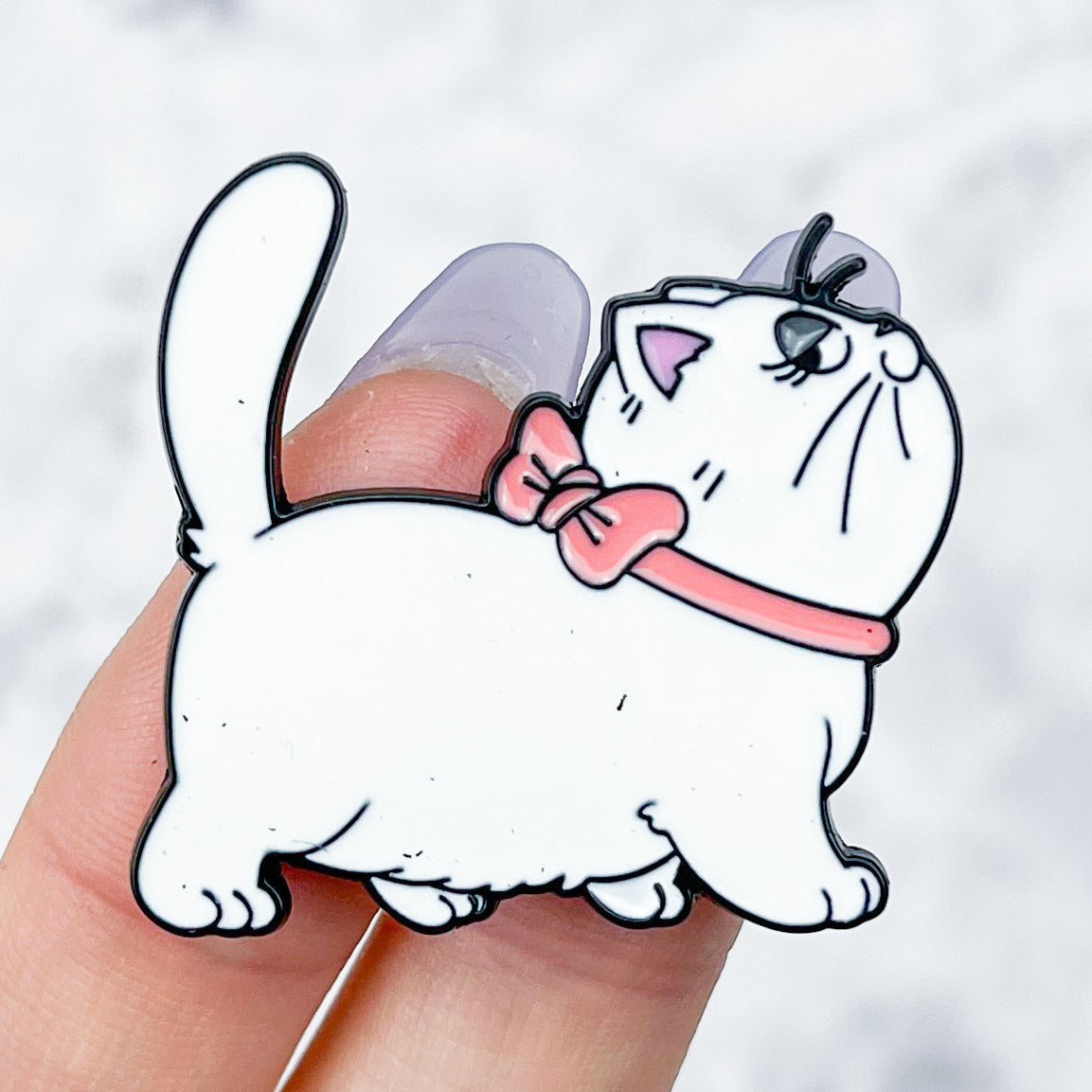 33mm White Walking Fat Cat Pin F6
