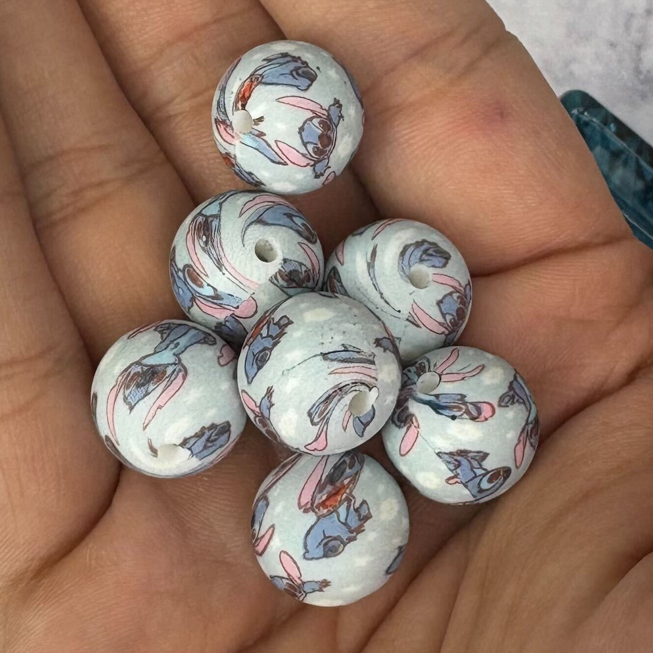 16mm Stitch silicone beads A85