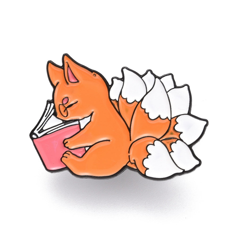 22mm Orange 9-Tailed Fox Reading Pin Z6