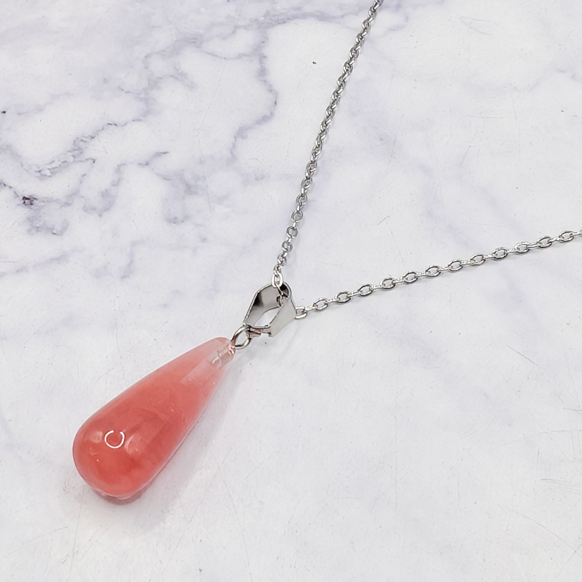 28mm Cherry Quartz Glass Teardrop Pendant X4