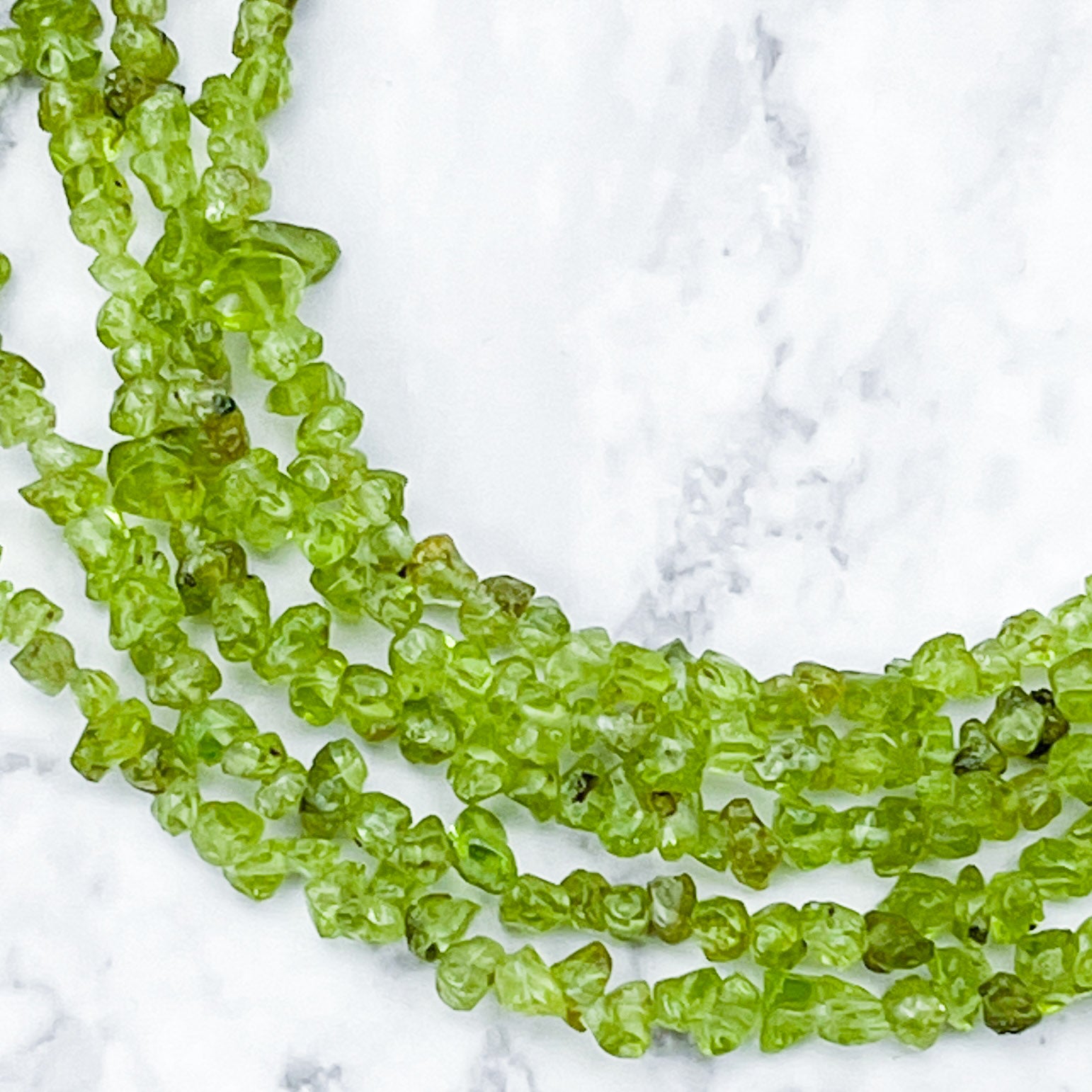 Peridot Chip Strand Bead V18