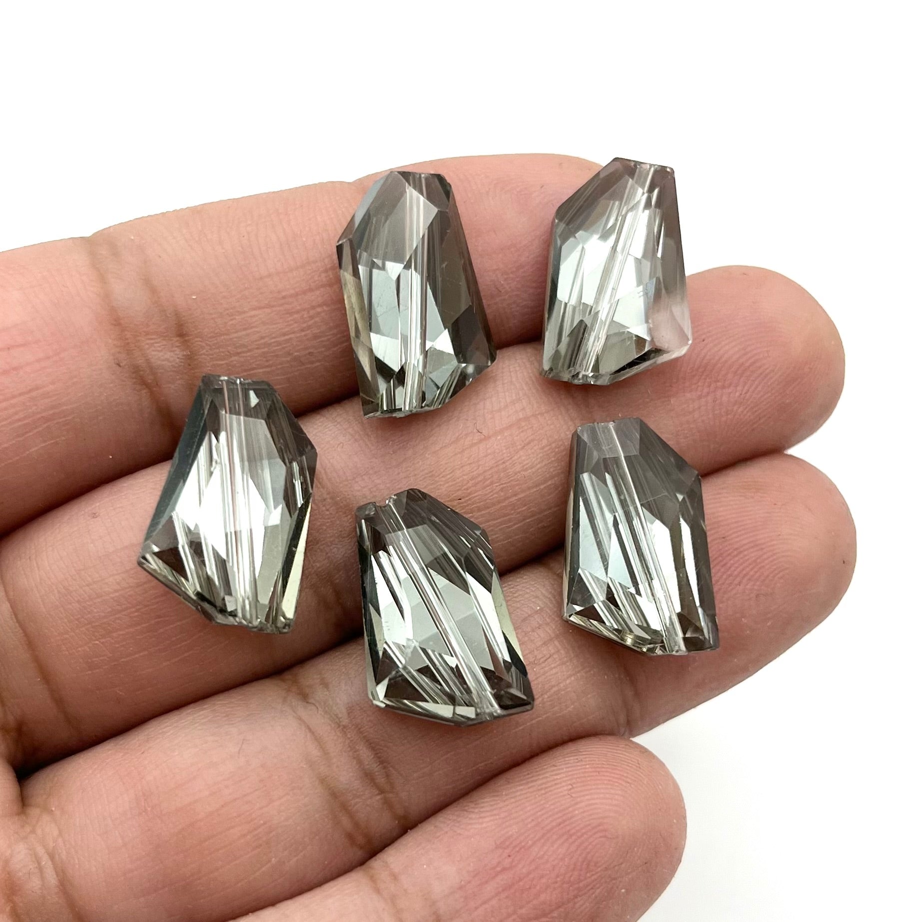 .75 Inch Grey Glass Faceted Polygon 5pk